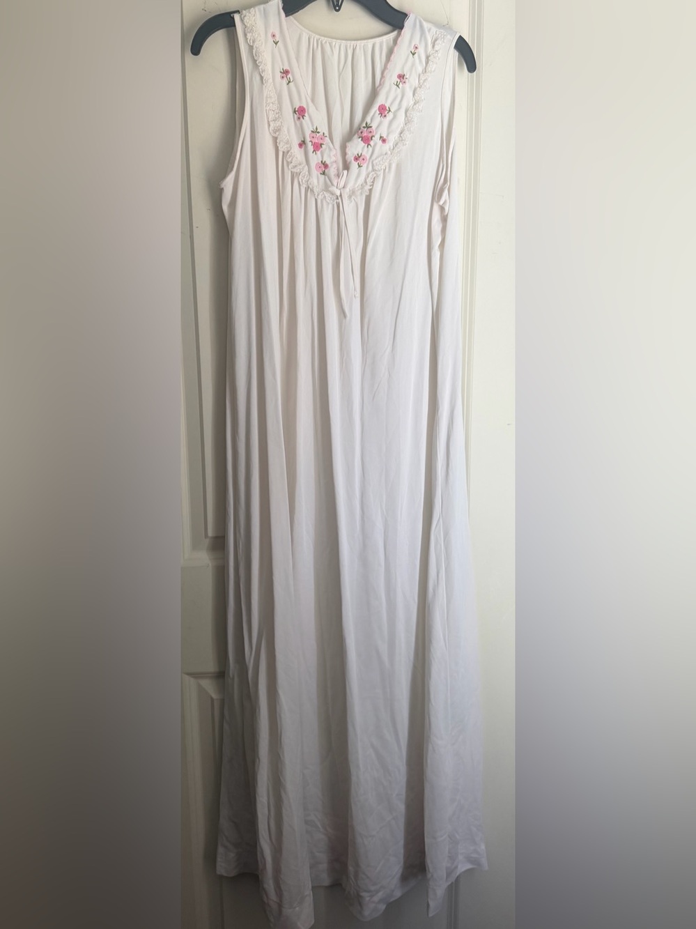 Vintage nightgown Lightweight floral embroidered lace Sz L coquette femenine